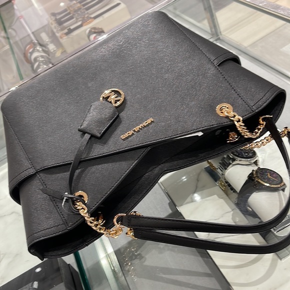 Michael Kors Jet Set Travel Large Chained Tote Shoulder Bag MK Black 

NWT - Picture 10 of 16